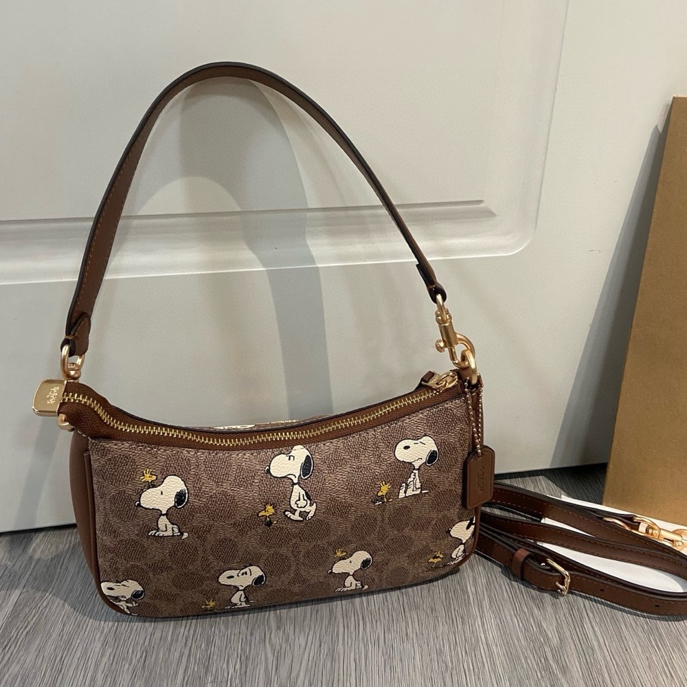 NWT Coach! X Peanuts Teri Shoulder Bag In Signature Canvas - Picture 3 of 8